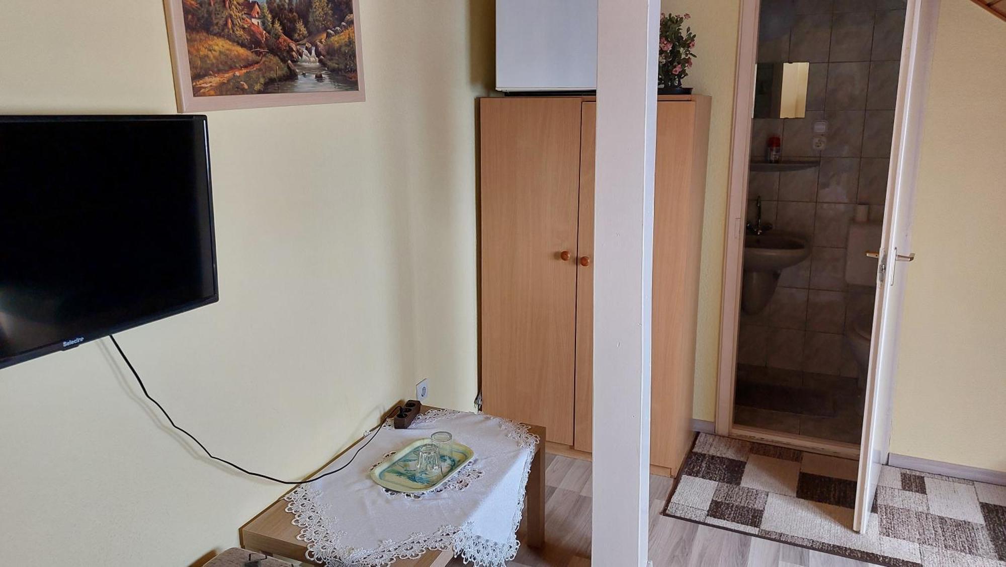 ホテル Napsugar Panzio Vác エクステリア 写真